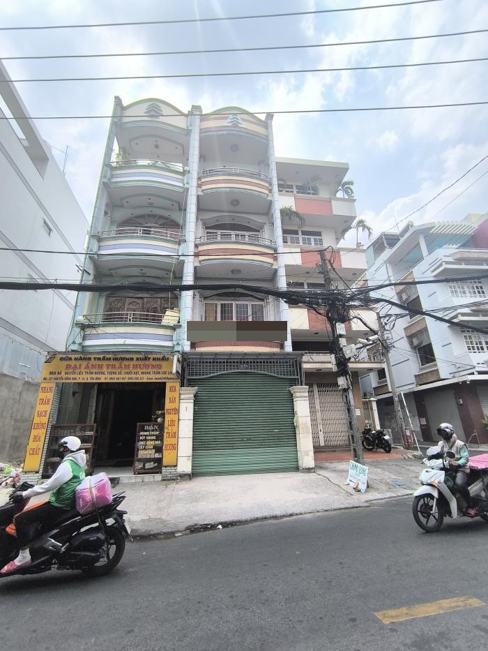 Cho thuê nhà mặt tiền đường Nguyễn Hồng Đào quận Tân Bình