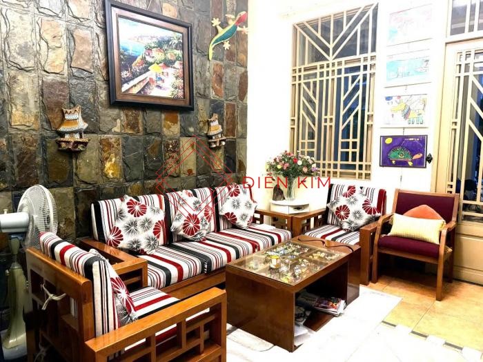 Cho thuê nhà mặt tiền đường Nguyễn Trọng Tuyển Tân Bình