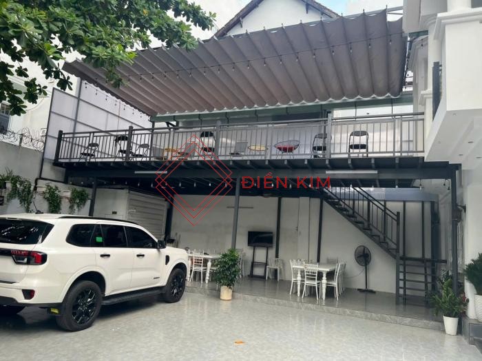 Cho thuê nhà mặt tiền đường Nguyễn Văn Hưởng Thảo Điền quận 2