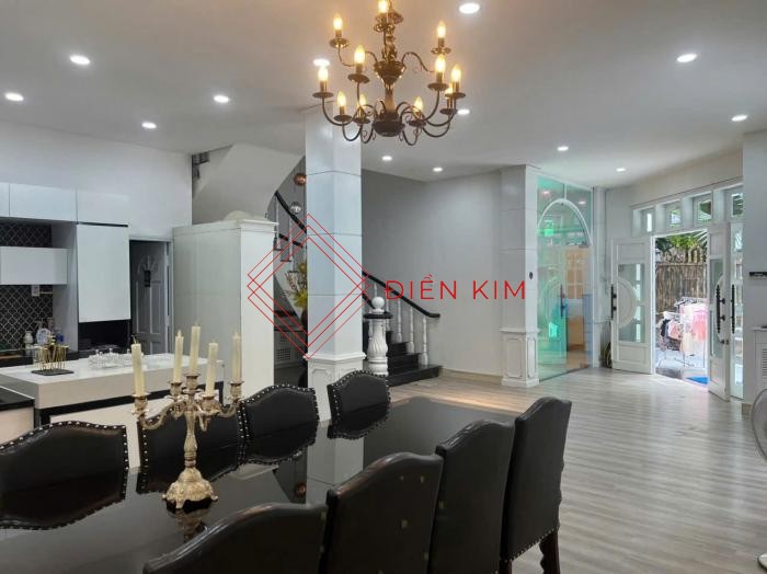 Cho thuê nhà mặt tiền đường Nguyễn Văn Hưởng Thảo Điền quận 2