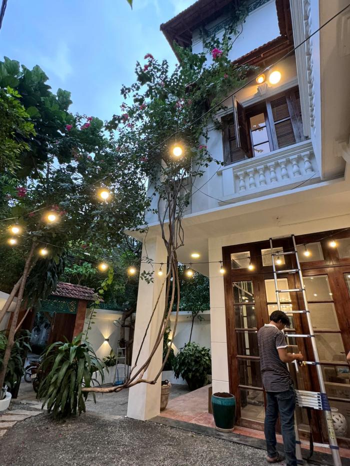 Cho thuê nhà mặt tiền đường Nguyễn Văn Hưởng Thảo Điền Quận 2