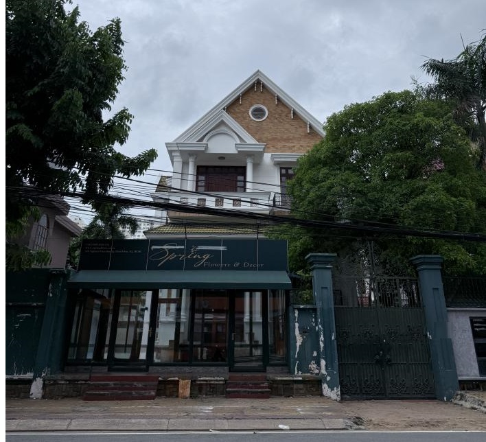 Cho thuê nhà mặt tiền đường Nguyễn Văn Hưởng Thảo Điền Quận 2