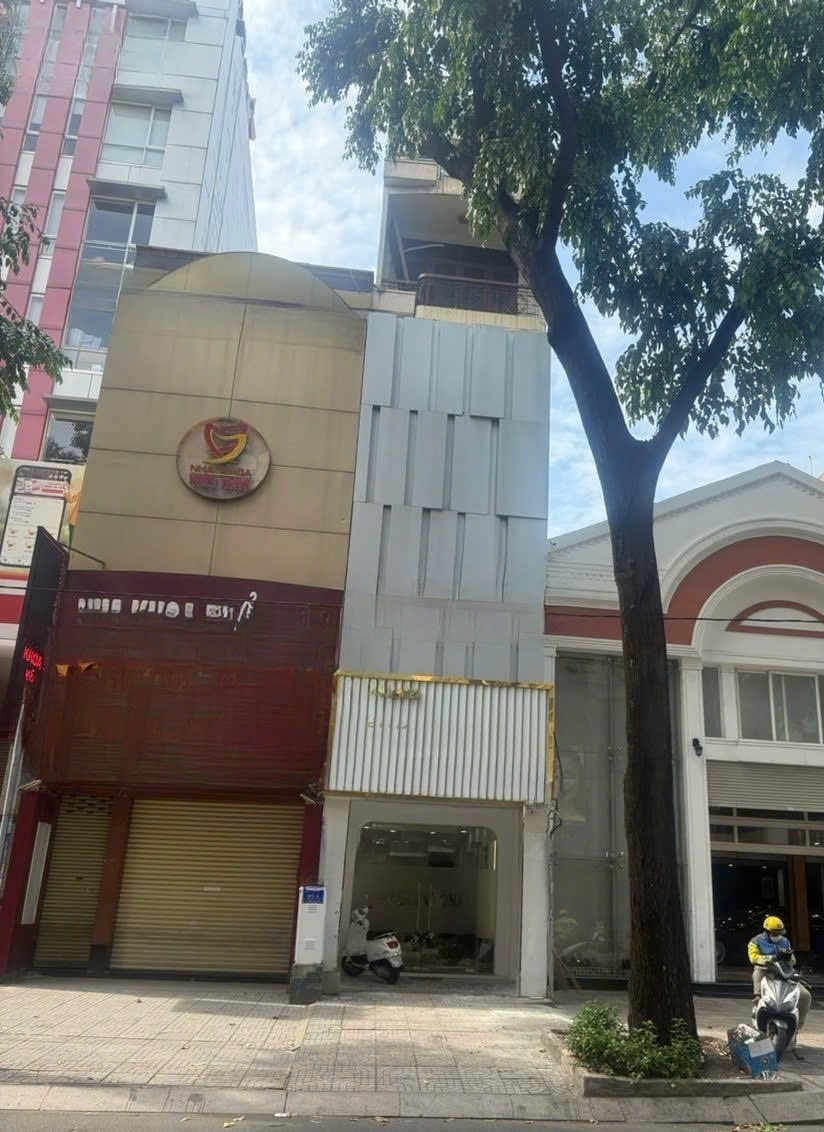 Cho thuê nhà mặt tiền đường Phạm Ngọc Thạch, nhà nguyên căn quận 3