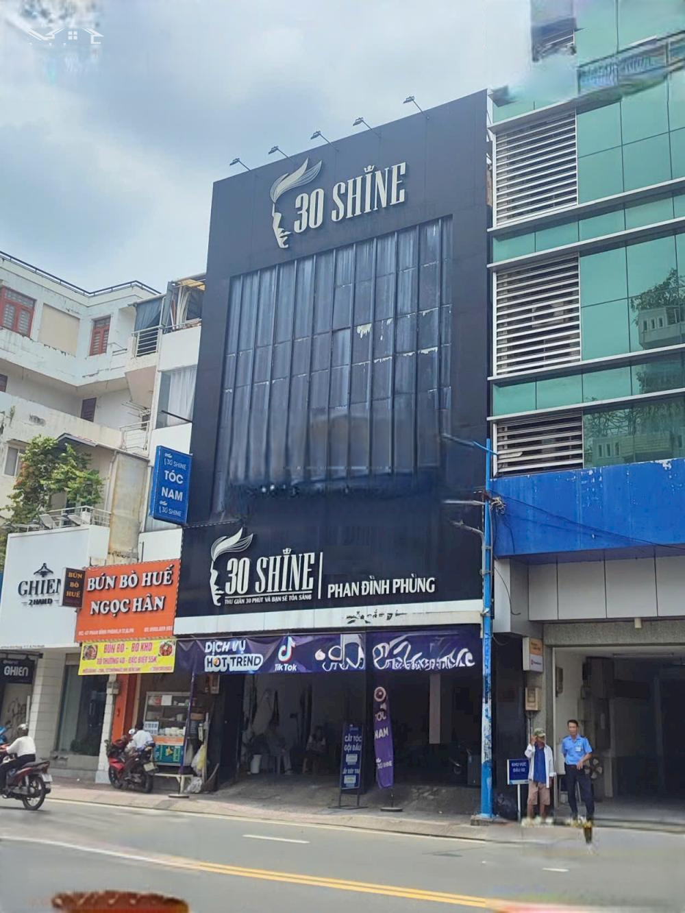 Cho thuê nhà mặt tiền đường Phan Đình Phùng quận Phú Nhuận