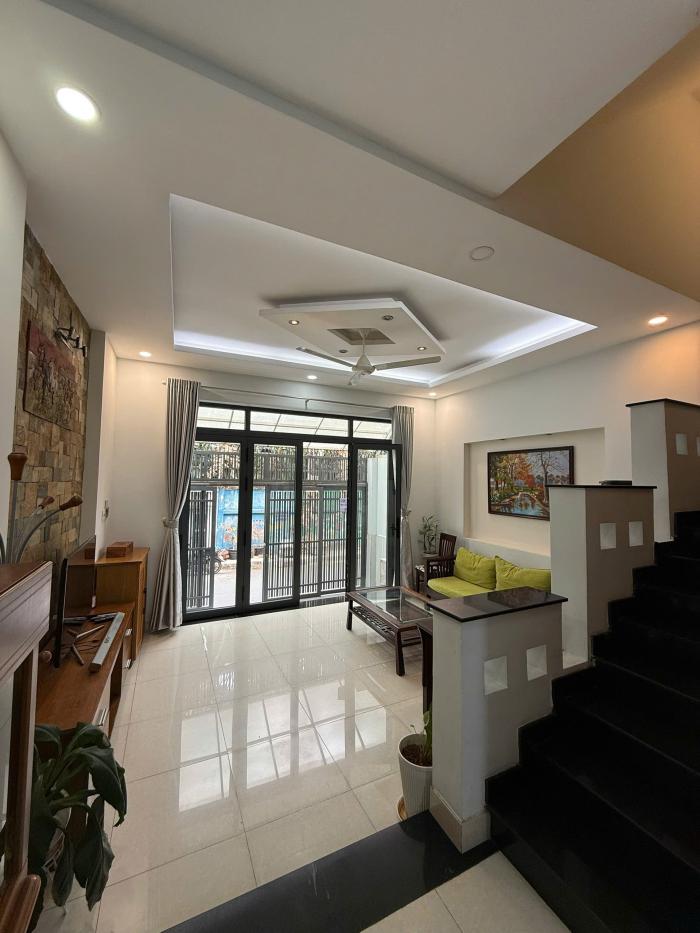 Cho thuê nhà mặt tiền đường số 1 Thảo Điền Quận 2