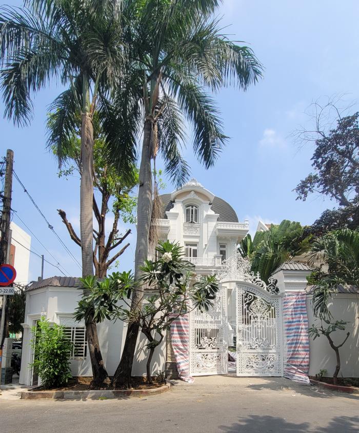 Cho thuê nhà mặt tiền đường số 10 P. Thảo Điền Quận 2