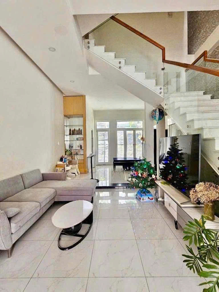 Cho thuê nhà mặt tiền đường số 47 P. Thảo Điền Quận 2