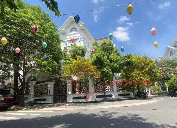 Cho thuê nhà mặt tiền đường số 8 khu Cityland Garden