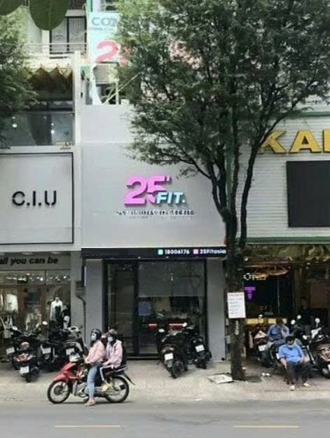 Cho thuê nhà mặt tiền đường Sư Vạn Hạnh Quận 10