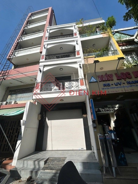 Cho thuê nhà mặt tiền đường Tân Quý quận Tân Phú