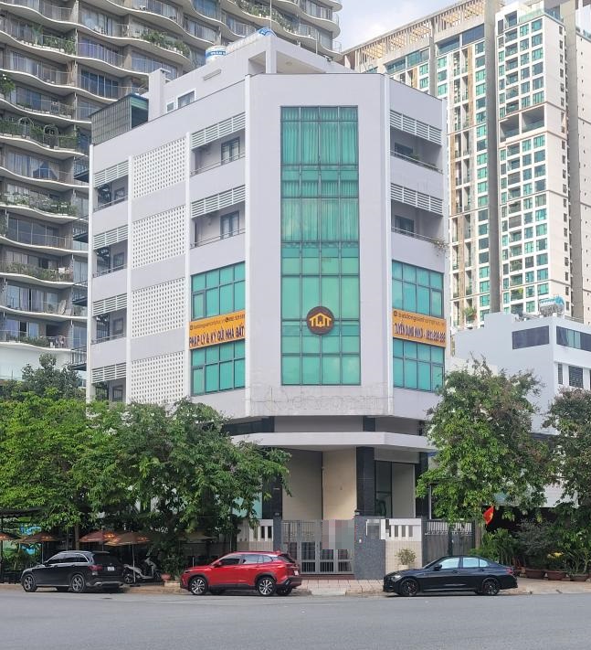 Cho thuê nhà mặt tiền đường Trương Văn Bang Quận 2