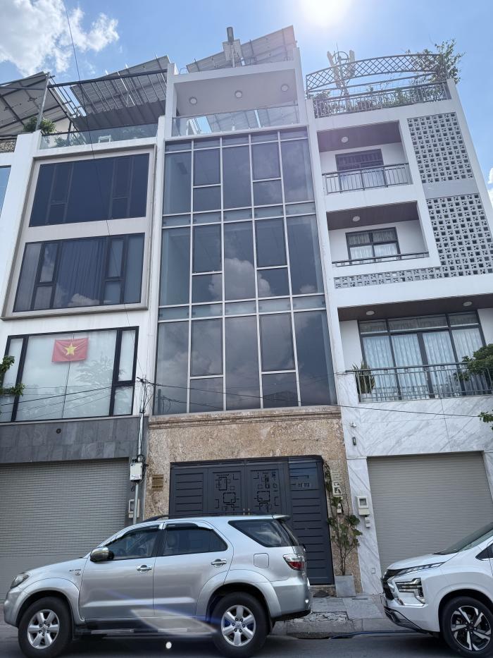 Cho thuê nhà mặt tiền đường Vành Đai Tây, nhà nguyên căn chính chủ quận 2