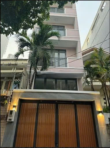 Cho thuê nhà nguyên căn hẻm xe hơi đường Út Tịch quận Tân Bình