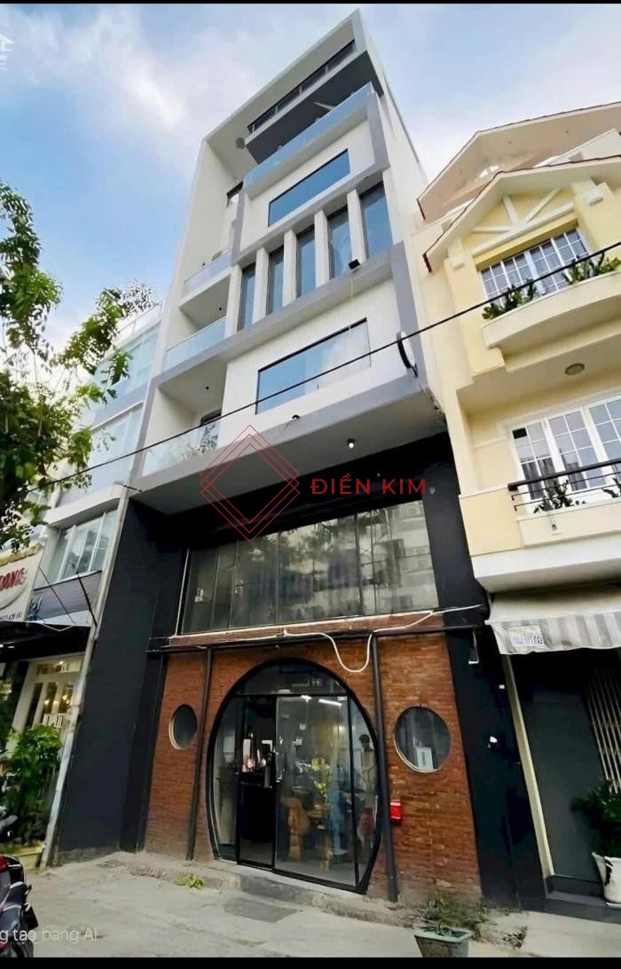 Cho thuê nhà nguyên căn mặt tiền đường Cửu Long quận 10