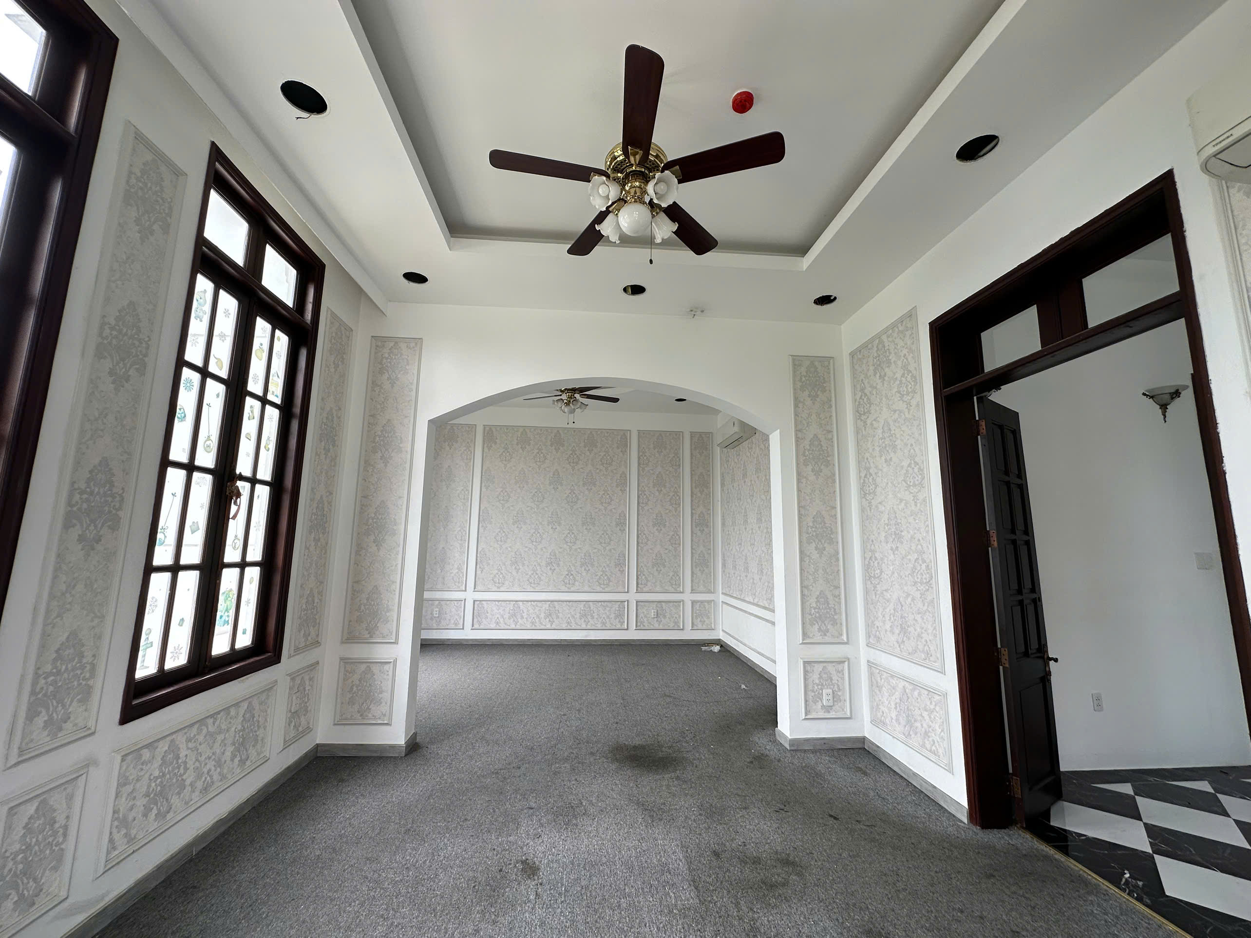 Cho thuê villa Nguyễn Ư Dĩ P. Thảo Điền quận 2