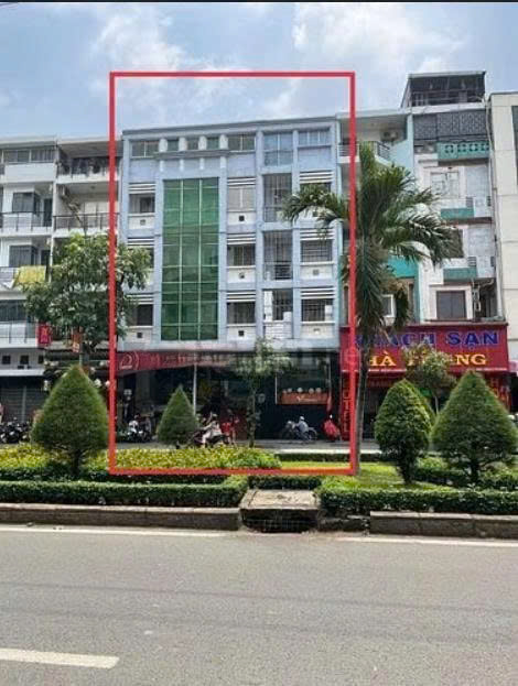 Tòa nhà cho thuê 47-49-51 Phan Xích Long Quận Phú Nhuận