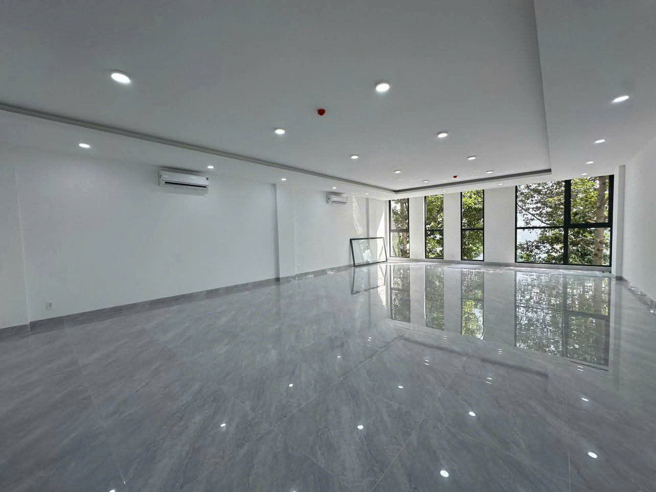 Tòa nhà cho thuê mặt tiền đường 67 Thạnh Mỹ Lợi Quận 2