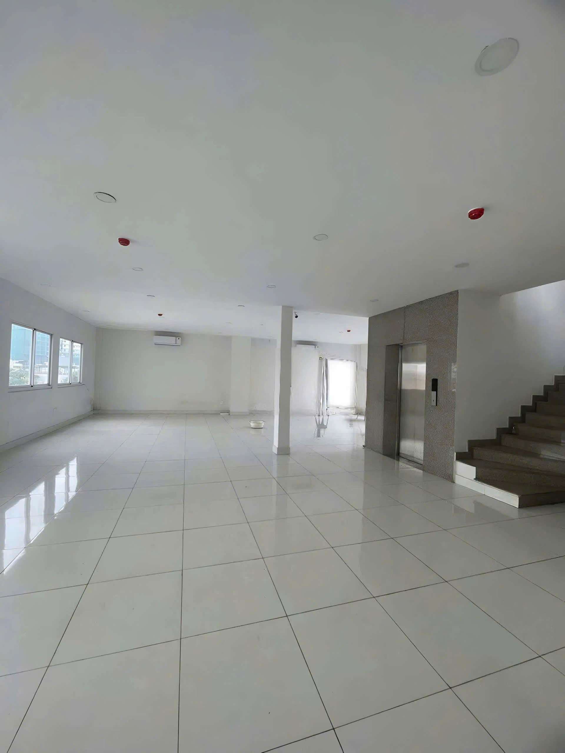 Tòa nhà cho thuê mặt tiền đường Lê Quang Định Quận Bình Thạnh