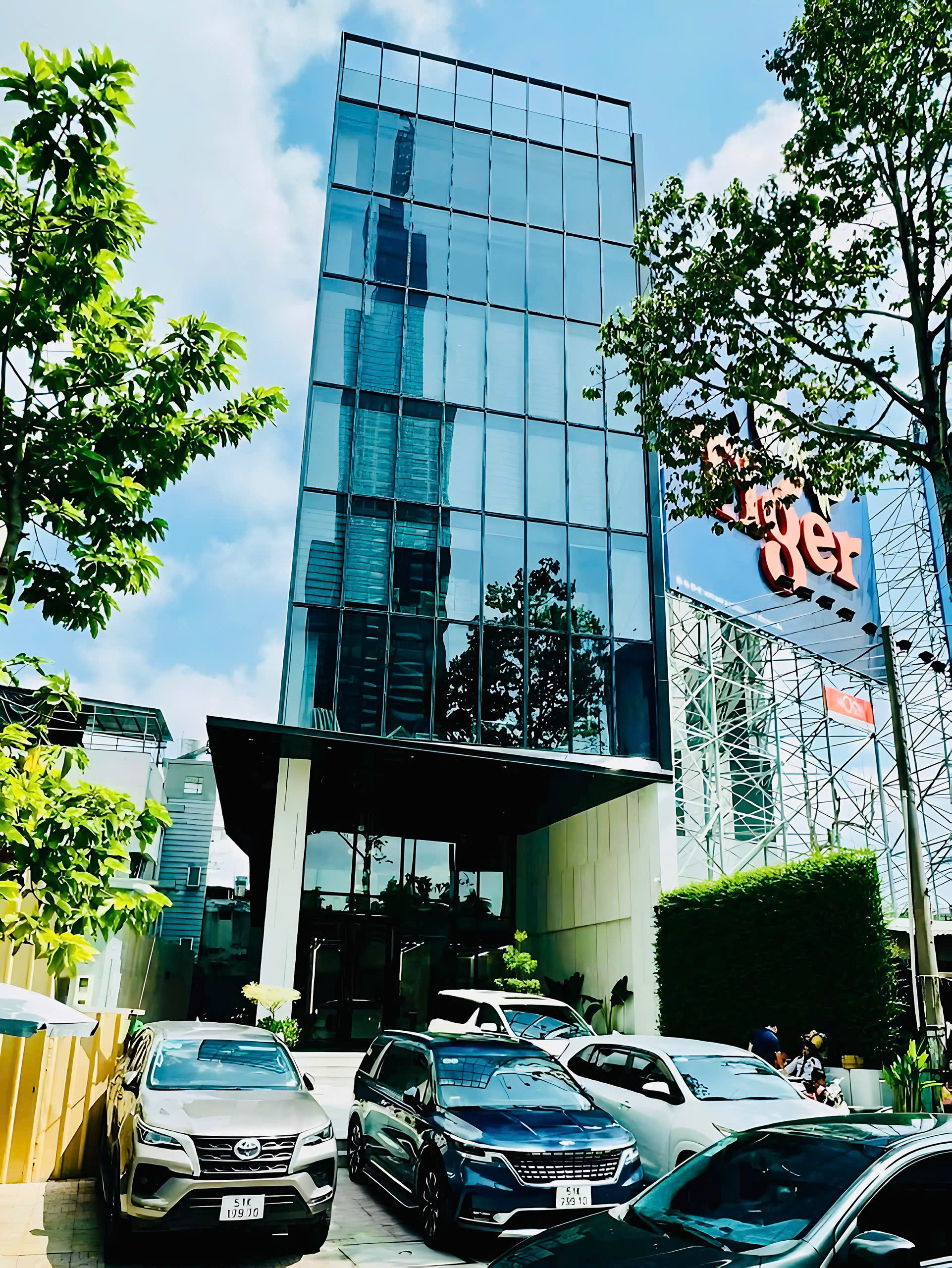 Tòa nhà cho thuê mặt tiền đường Nguyễn Hữu Cảnh Quận Bình Thạnh