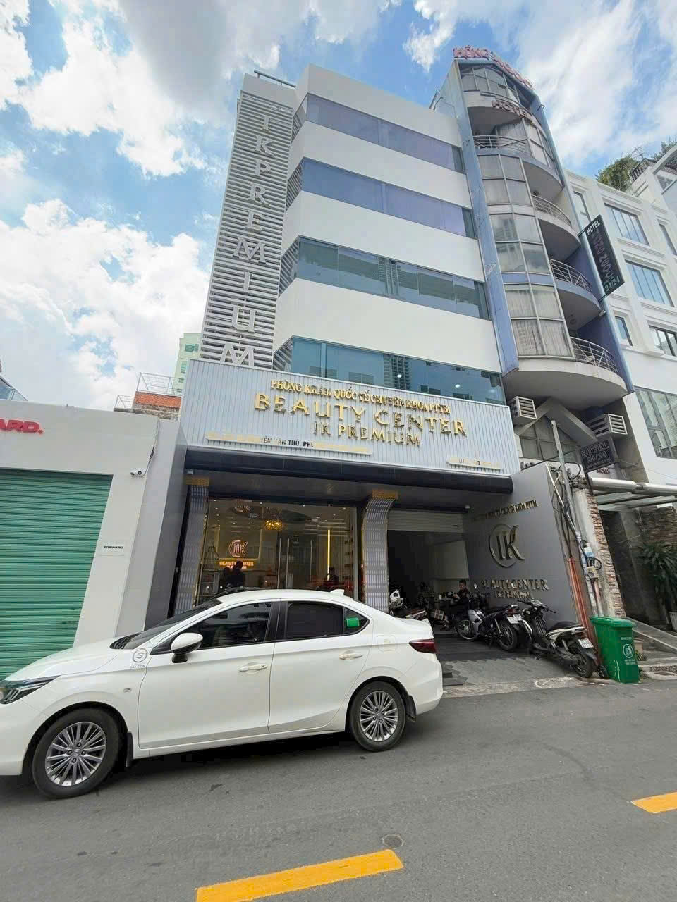 Tòa nhà cho thuê mặt tiền đường Nguyễn Văn Thủ Quận 1