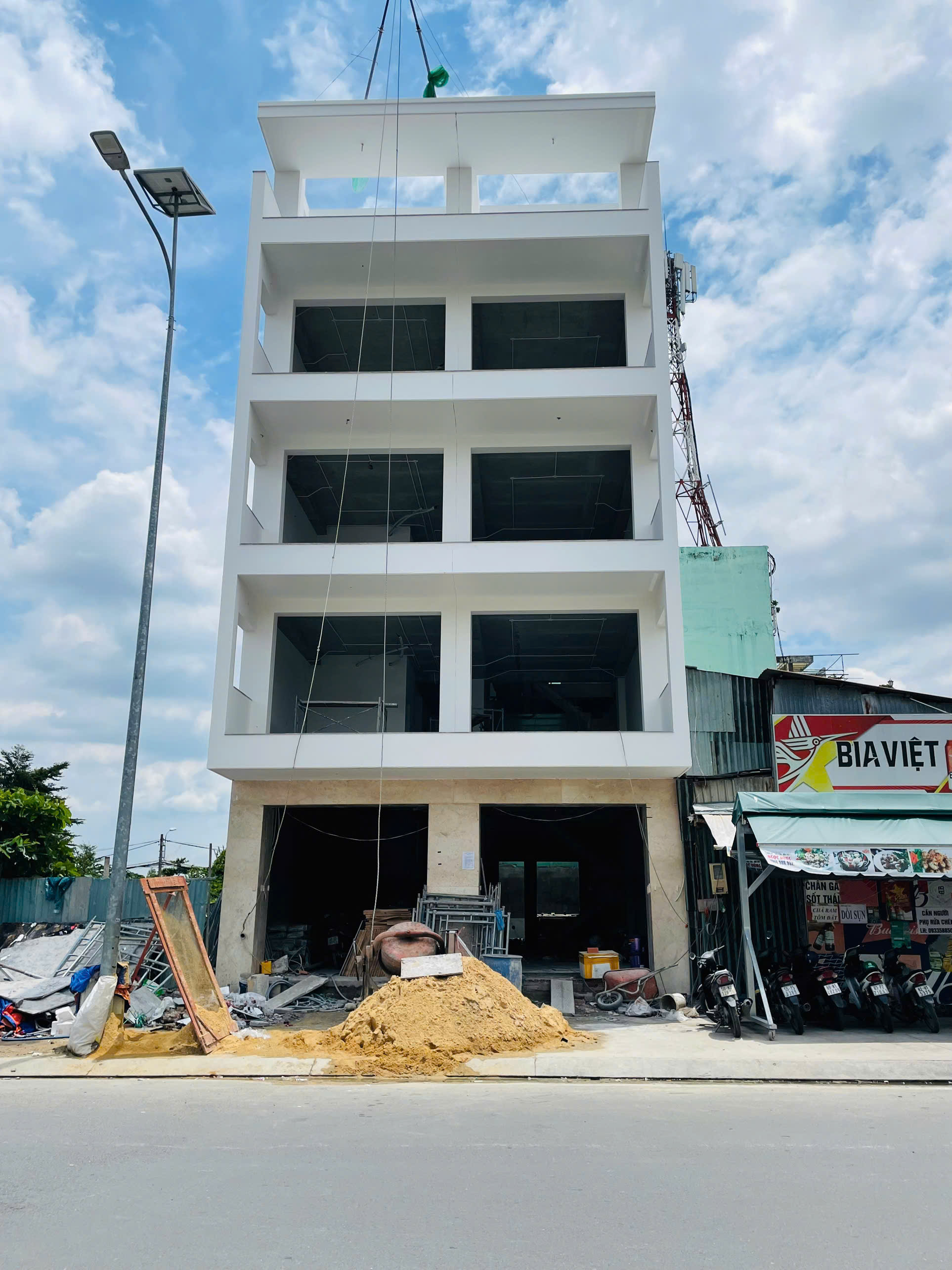 Tòa nhà cho thuê mặt tiền Nguyễn Gia Trí Quận Bình Thạnh