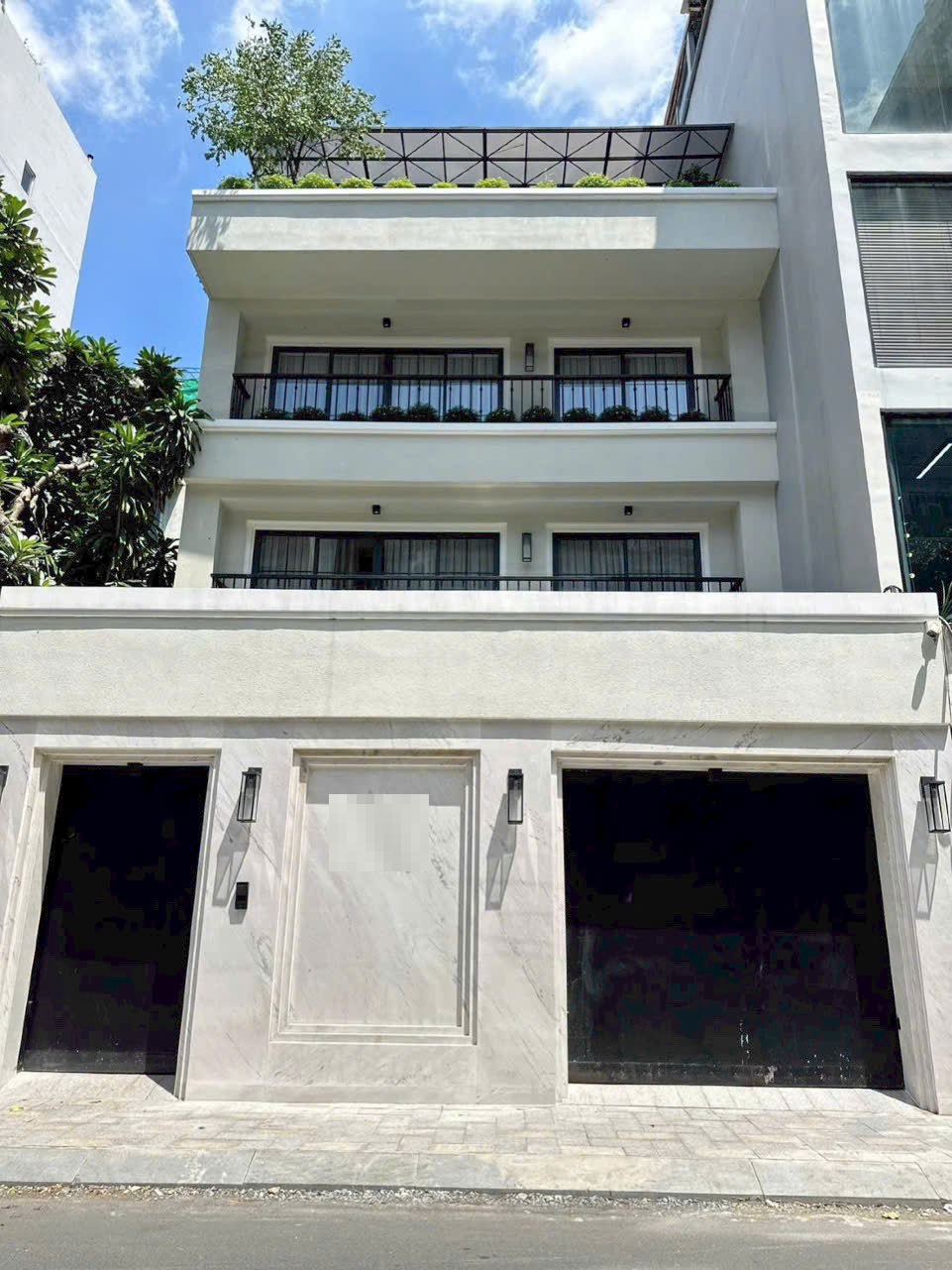 Bán nhà mặt tiền đường Nguyễn Văn Thủ quận 1