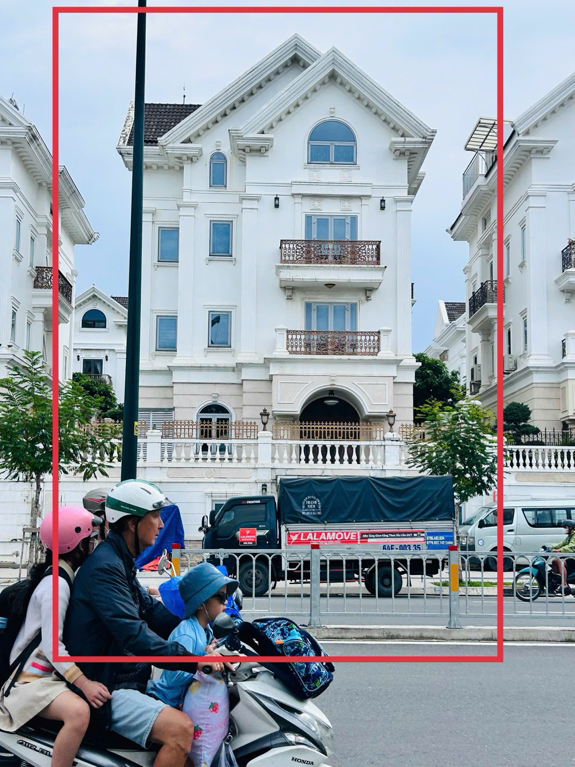 Cho thuê nhà 2 mặt tiền trước đường Dương Quảng Hàm rộng 80m vỉa hè 5m sau đường số 8 khu Cityland