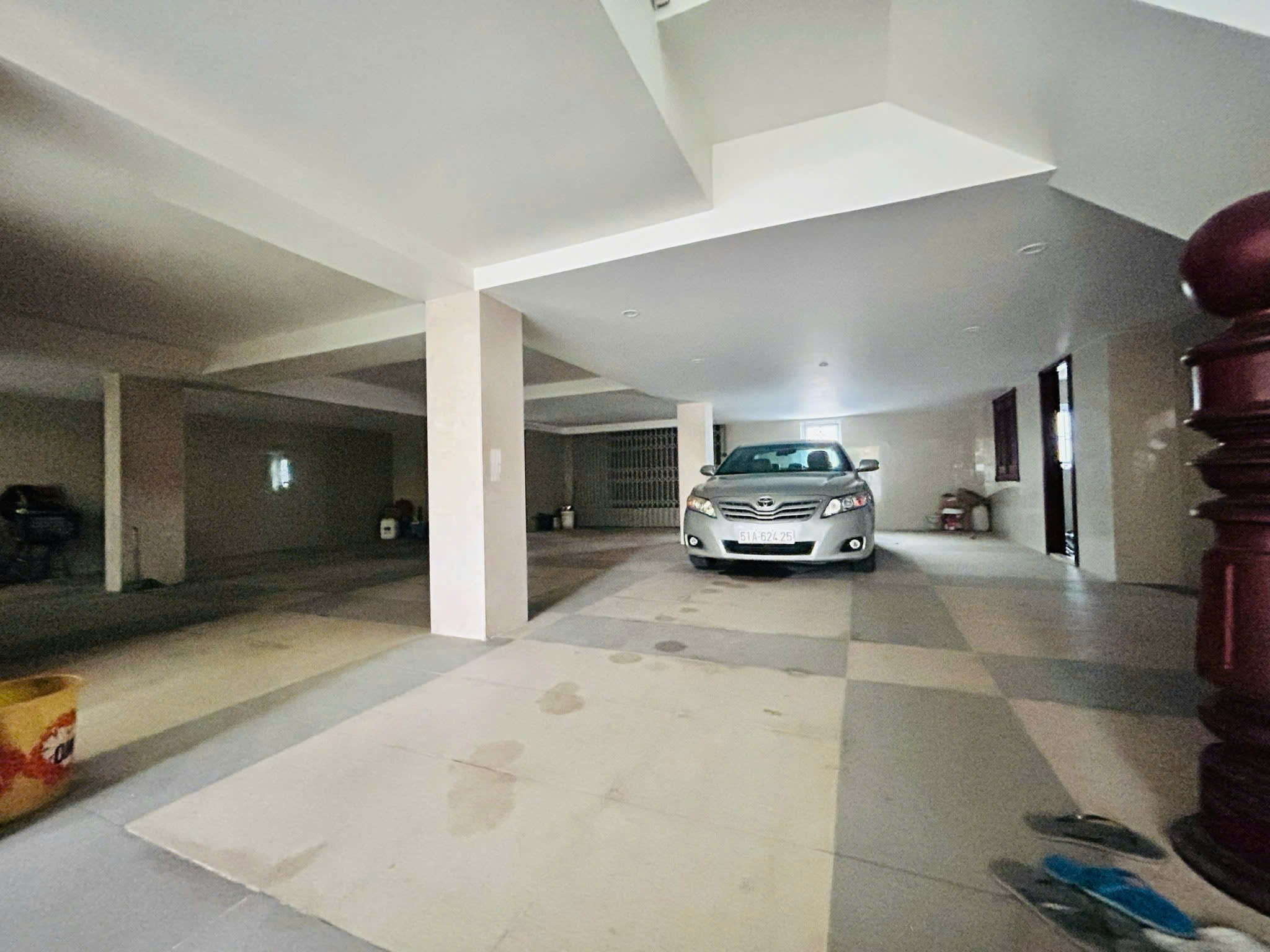 Cho thuê nhà 2 mặt tiền trước đường Dương Quảng Hàm rộng 80m vỉa hè 5m sau đường số 8 khu Cityland