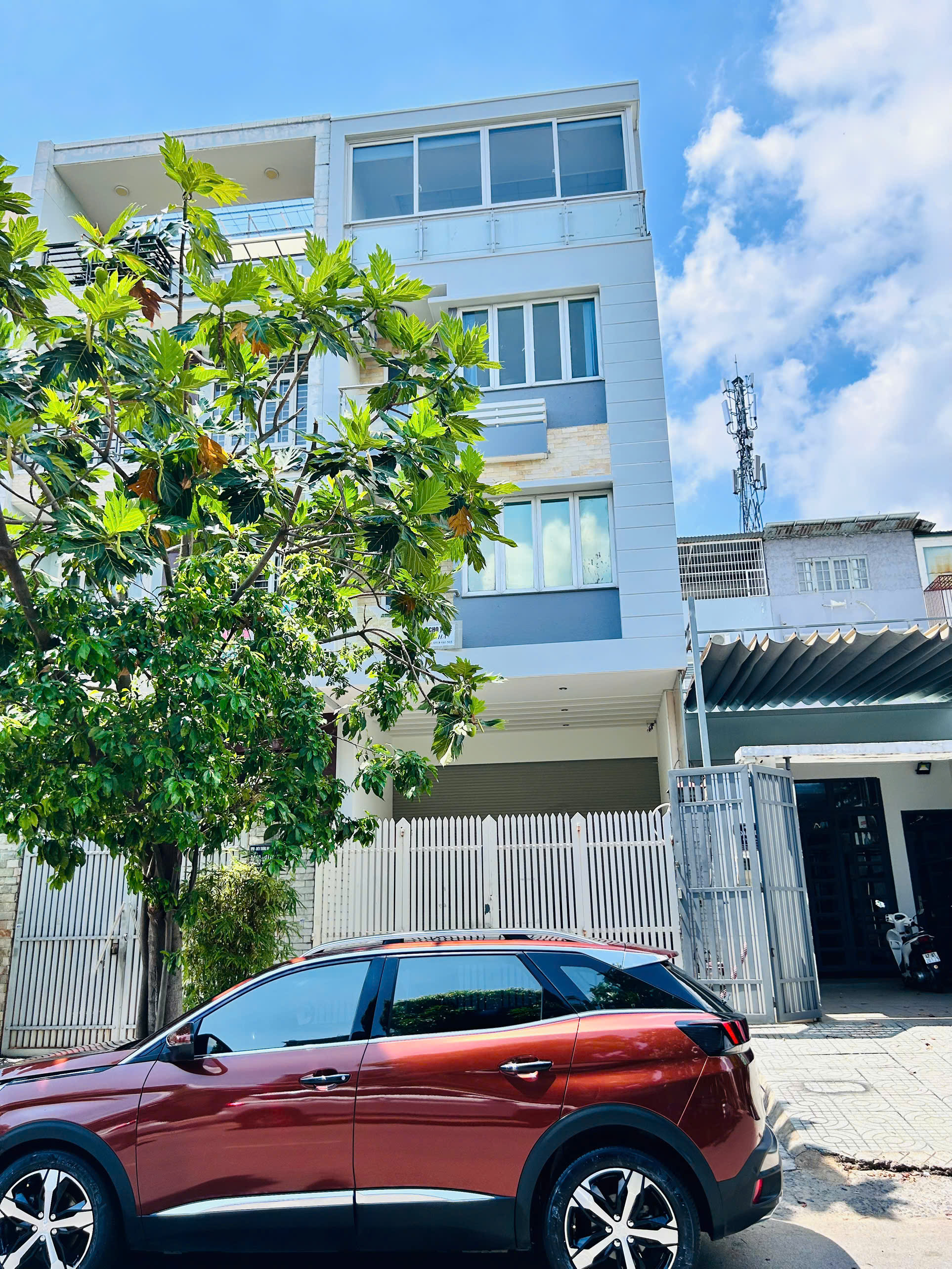 Cho thuê nhà đẹp, mặt tiền rộng, đường số 7 Trung tâm Quận 2