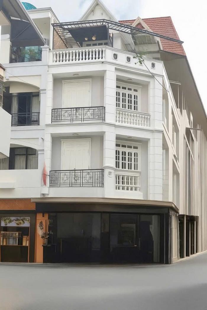 Cho thuê nhà góc 2 mặt tiền đường Hoa Cau quận Phú Nhuận