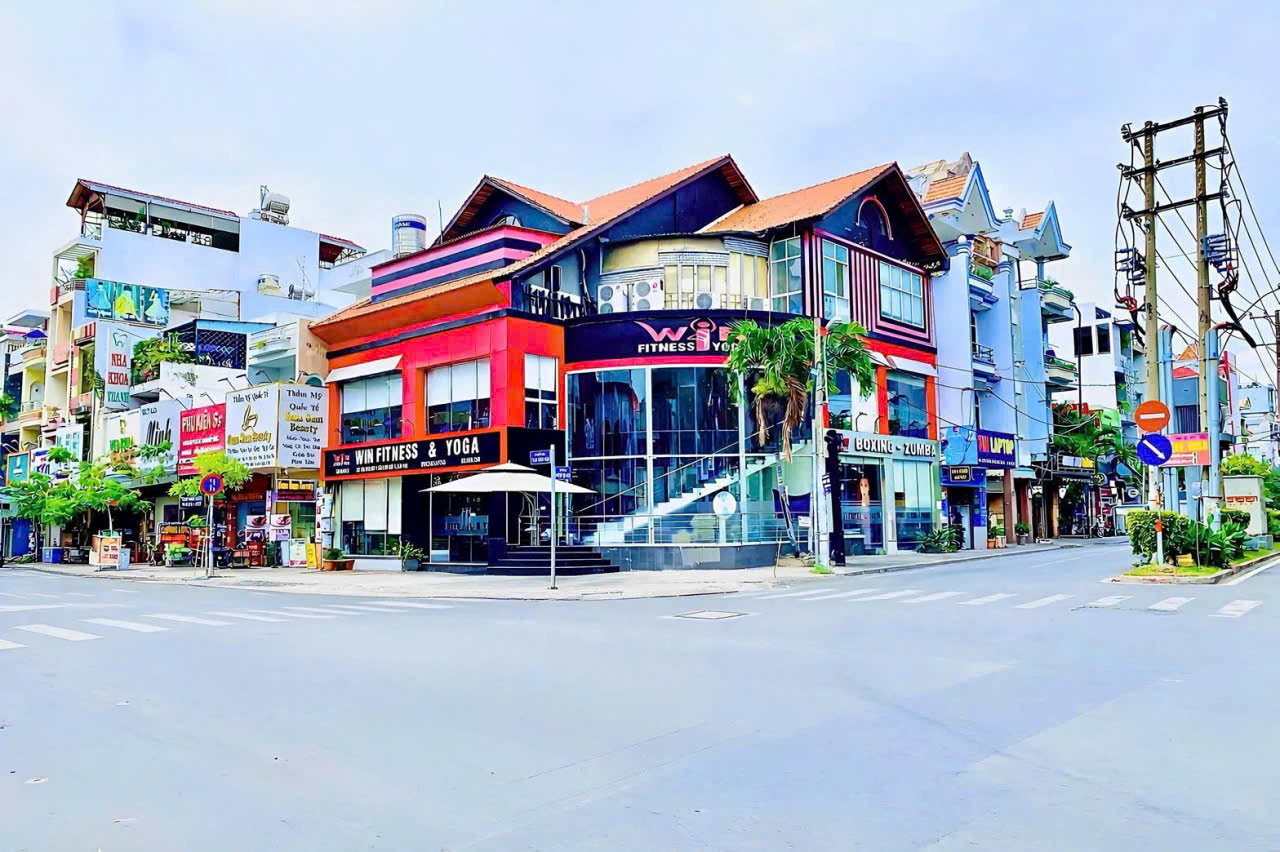 Cho thuê nhà góc 2 mặt tiền đường Tân Sơn Nhì quận Tân Phú