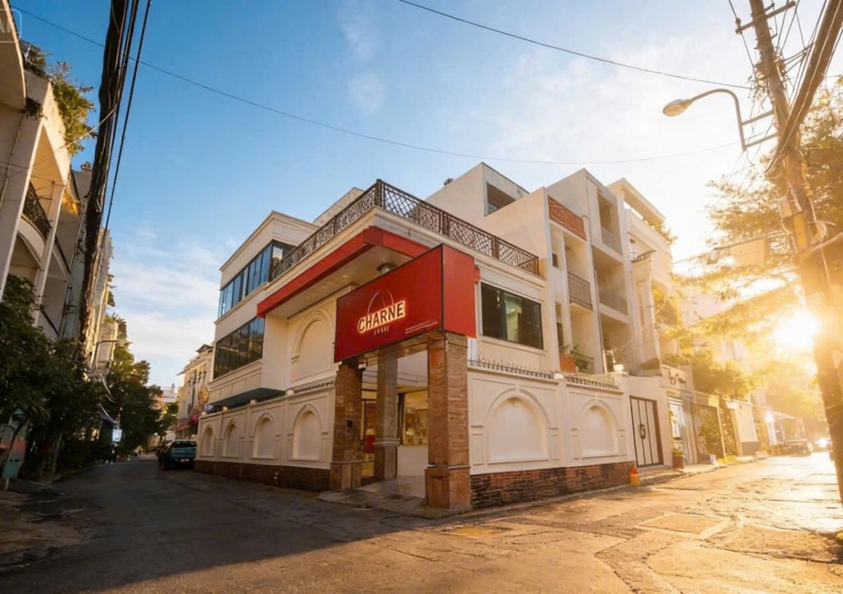 Cho thuê nhà góc 2 mặt tiền hẻm 449 đường Sư Vạn Hạnh Quận 10