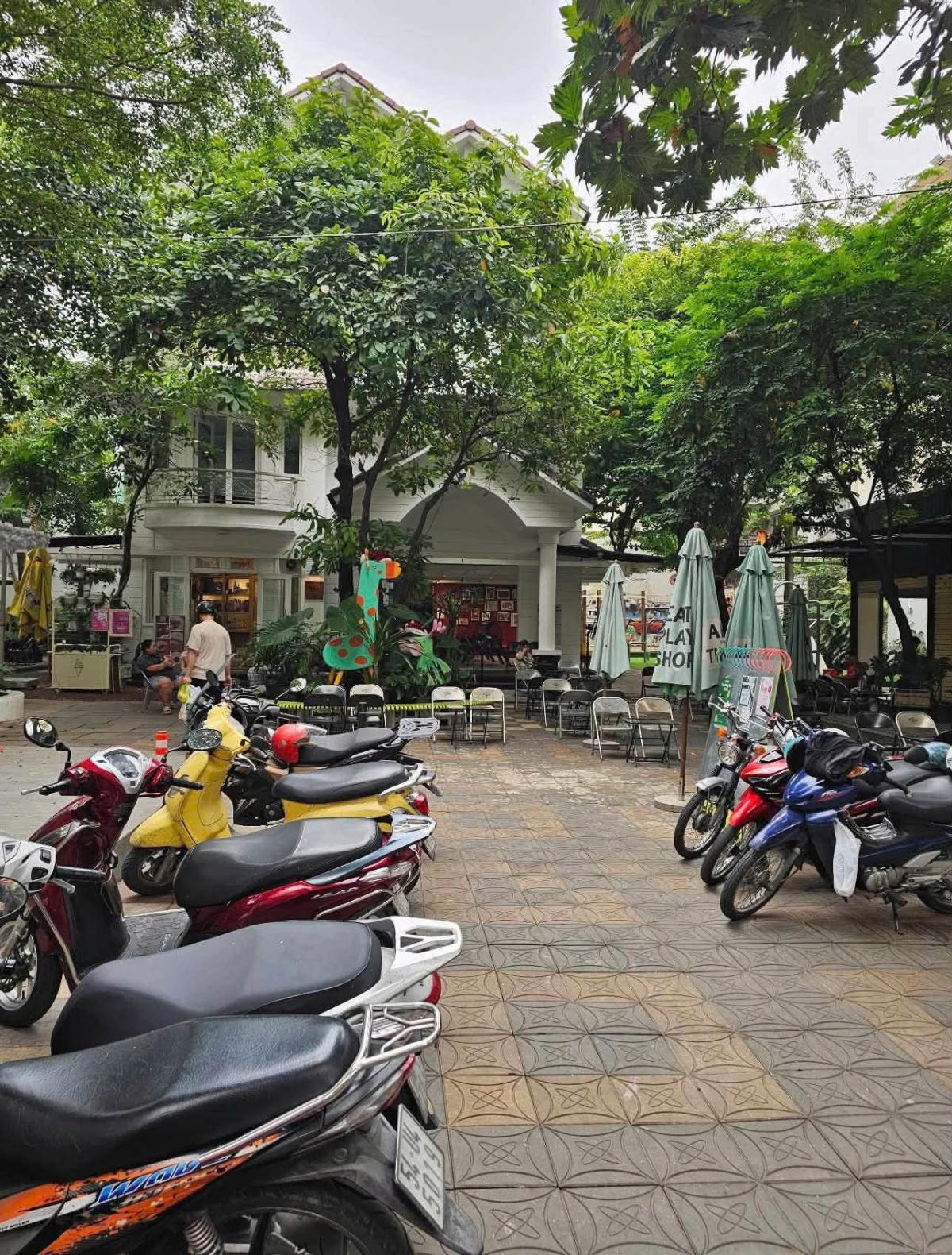 Cho thuê nhà hẻm 42 đường Hoàng Hoa Thám quận Bình Thạnh