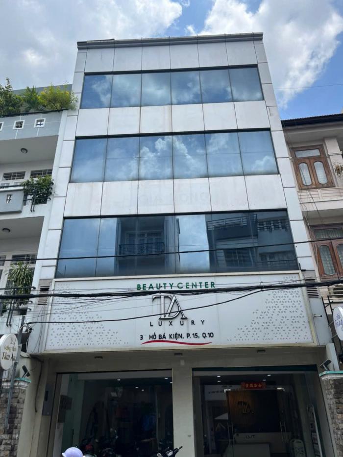 Cho thuê nhà mặt tiền đường Hồ Bá Kiện quận 10