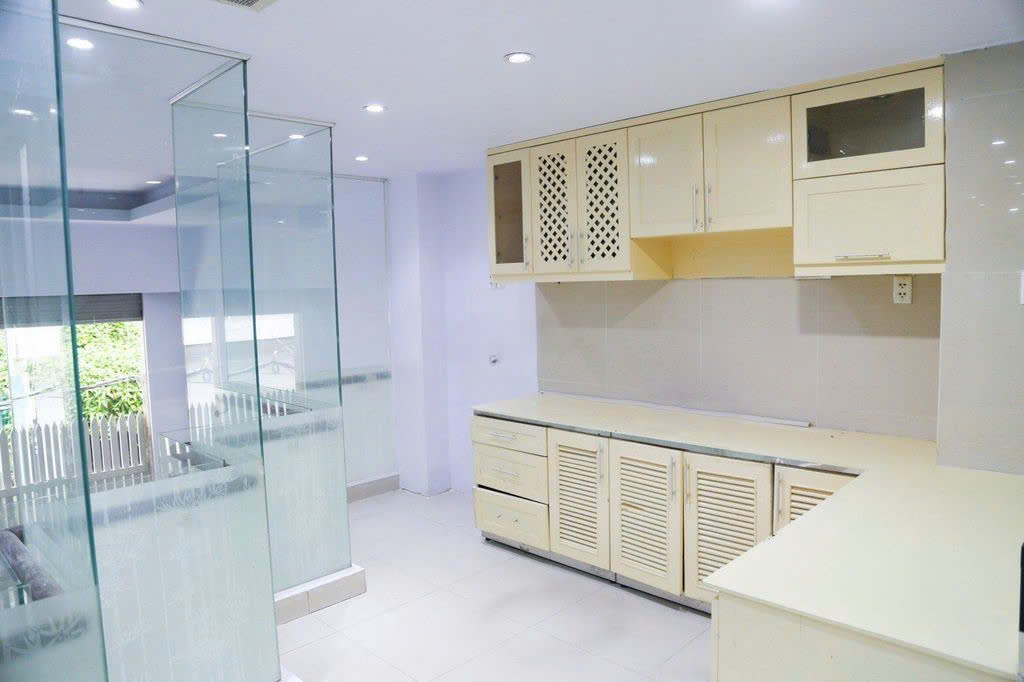 Cho thuê nhà nguyên căn đường Trần Hưng Đạo Quận 1