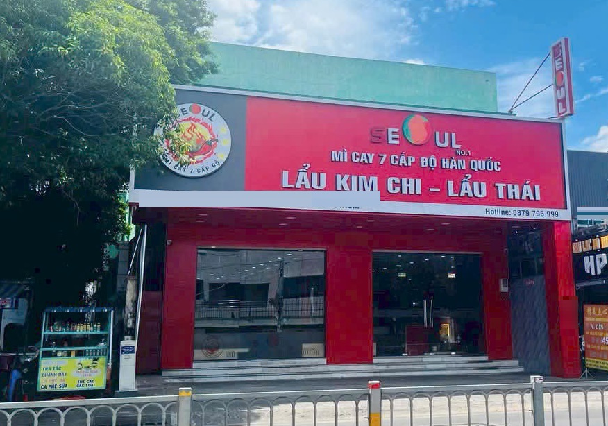 Cho thuê nhà phố mặt tiền Hòa Bình Quận Tân Phú