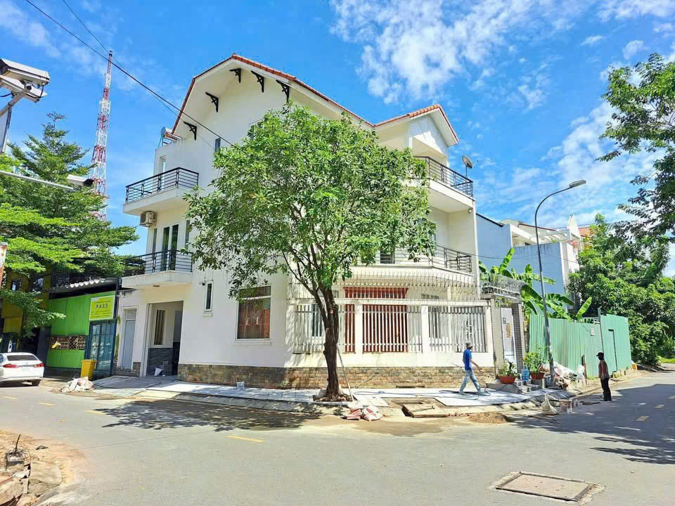 Cho thuê villa 2 mặt tiền đường Trần Lựu khu An Phú An Khánh Quận 2