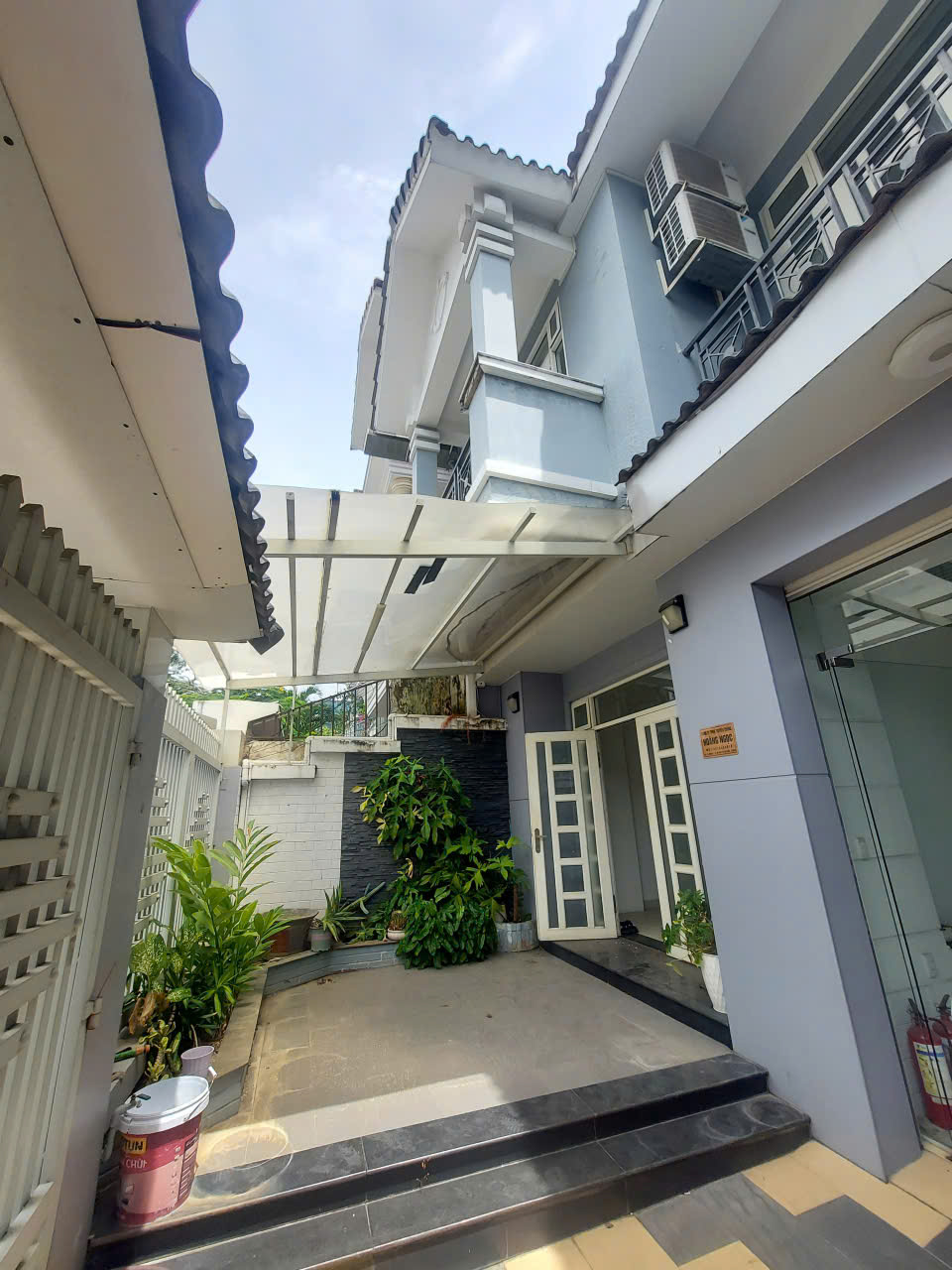 Cho thuê villa mặt tiền đường số 7 P. An Phú Quận 2