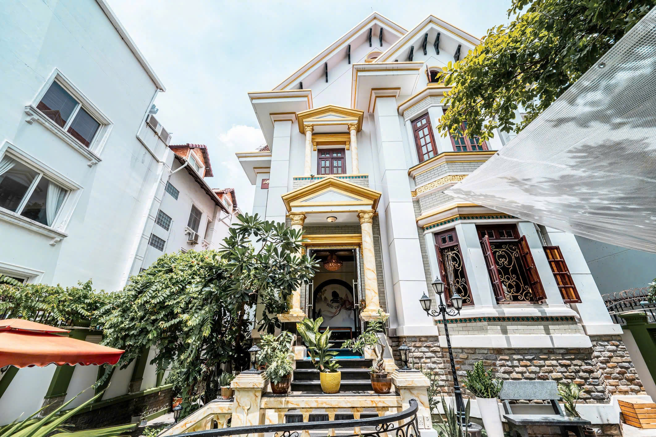 Cho thuê villa Nguyễn Văn Hưởng Thảo Điền quận 2