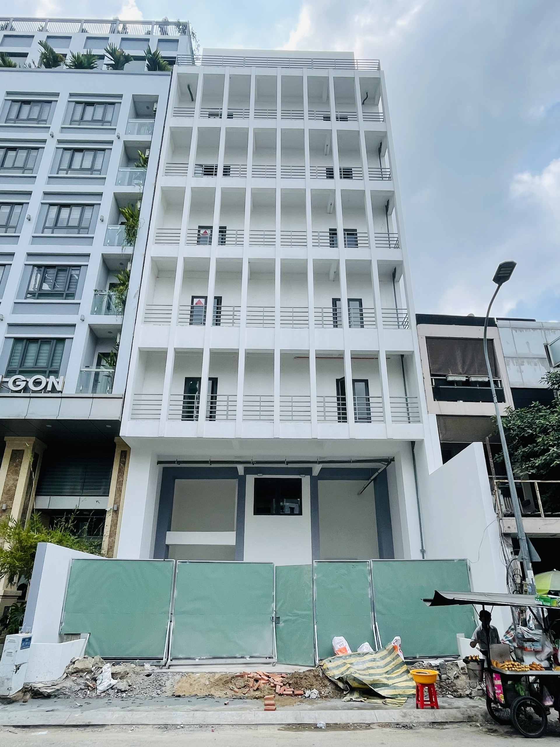 Tòa nhà cho thuê 181-183 Cô Giang Quận 1