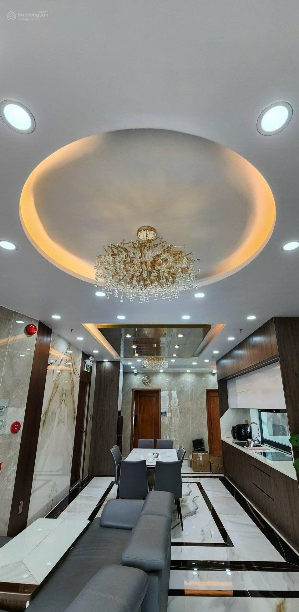 Tòa nhà cho thuê mặt tiền 7A Huỳnh Văn Chính Quận Tân Phú