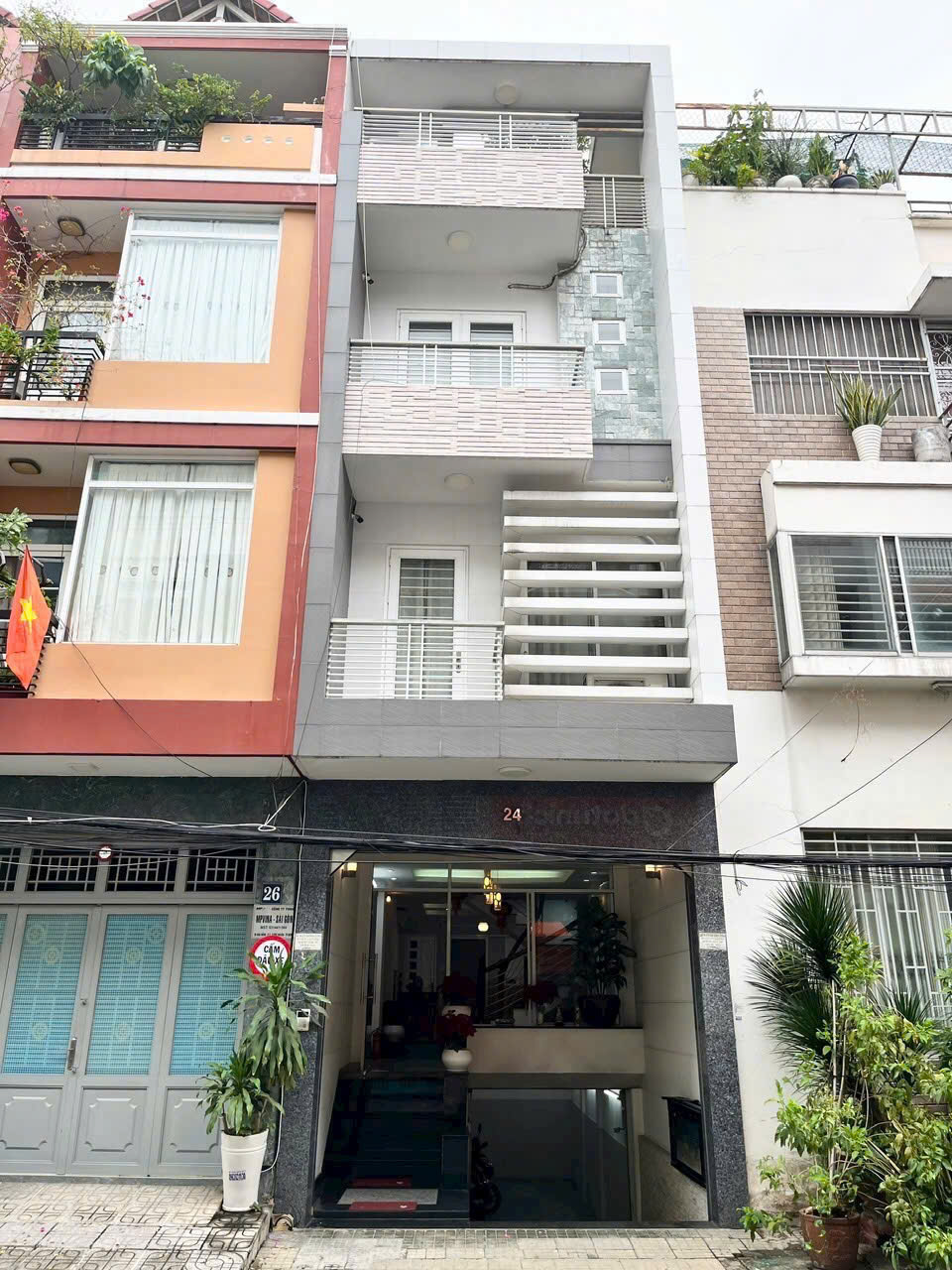 Bán nhà đường Hoa Hồng quận Phú Nhuận (khu Phan Xích Long)