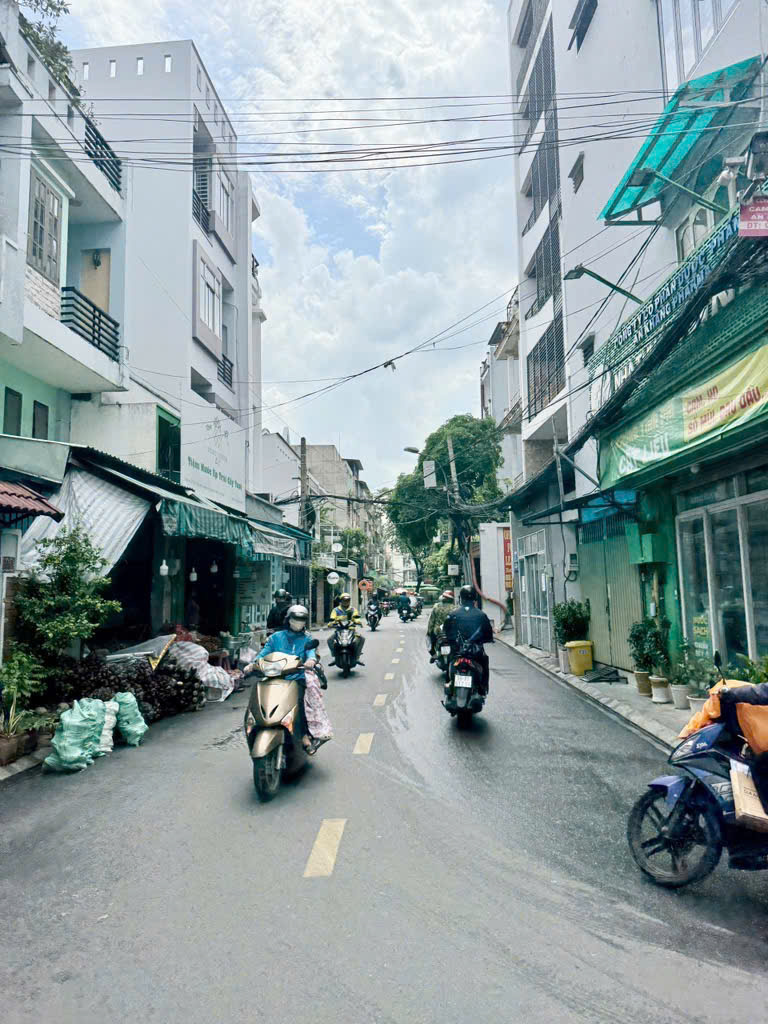 Bán nhà đường Hoàng Hoa Thám quận Tân Bình