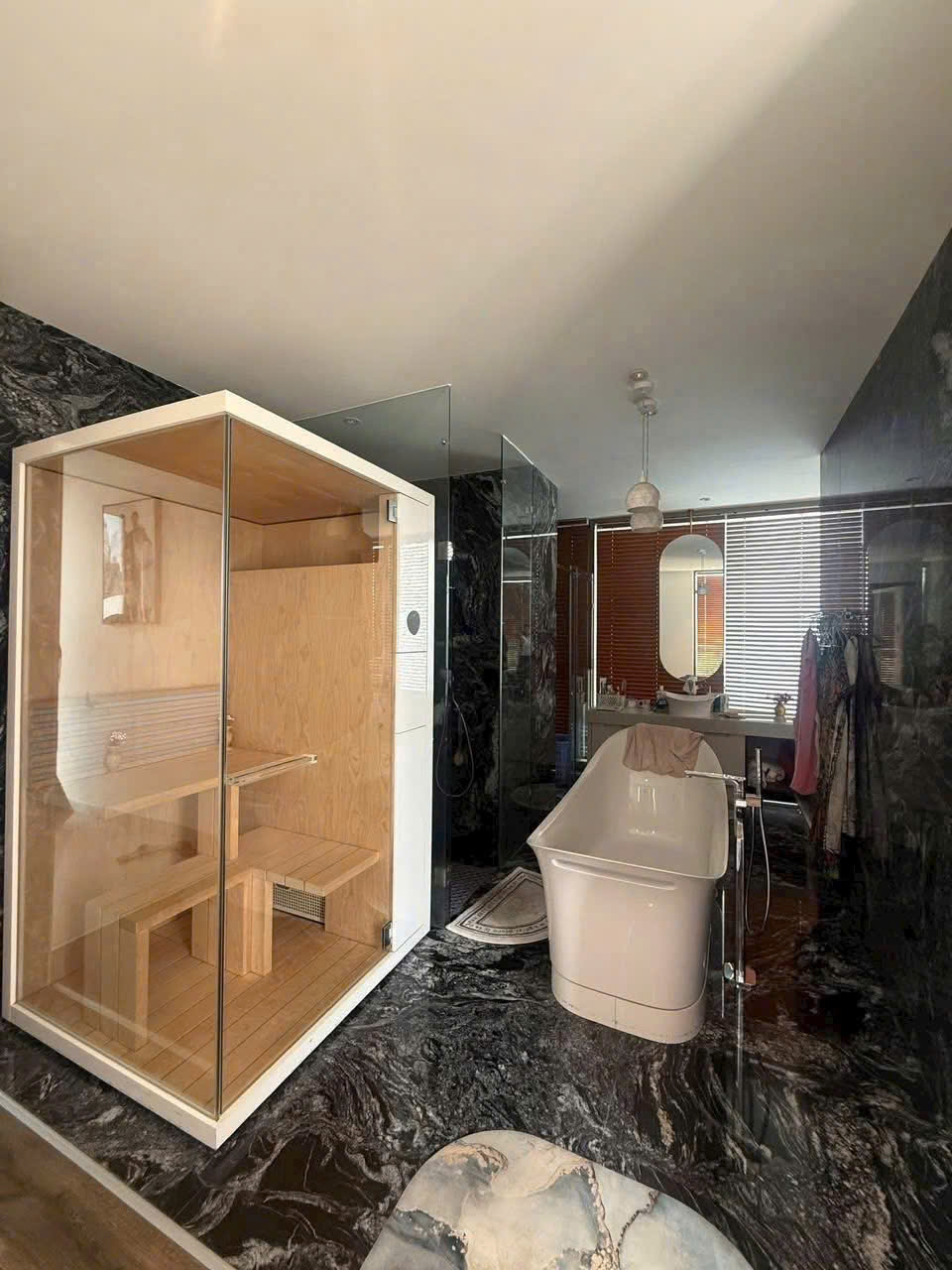 Bán nhà đường Nguyễn Sỹ Sách diện tích: 303m2 lửng 4 tầng