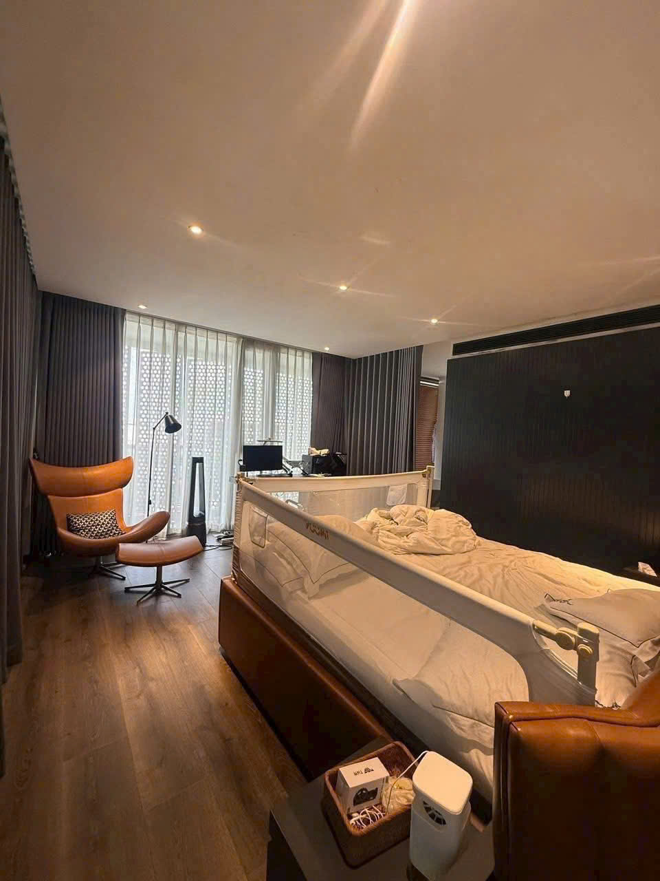 Bán nhà đường Nguyễn Sỹ Sách diện tích: 303m2 lửng 4 tầng