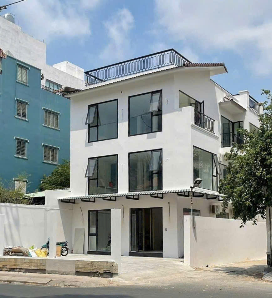 Bán nhà góc 2 mặt tiền đường Điện Biên Phủ diện tích: 10x24m 3 tầng