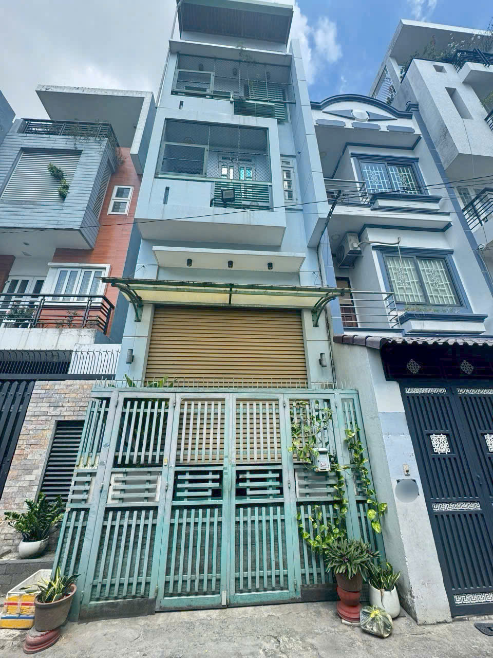 Bán nhà hẻm xe hơi đường Diệp Minh Châu quận Tân Phú