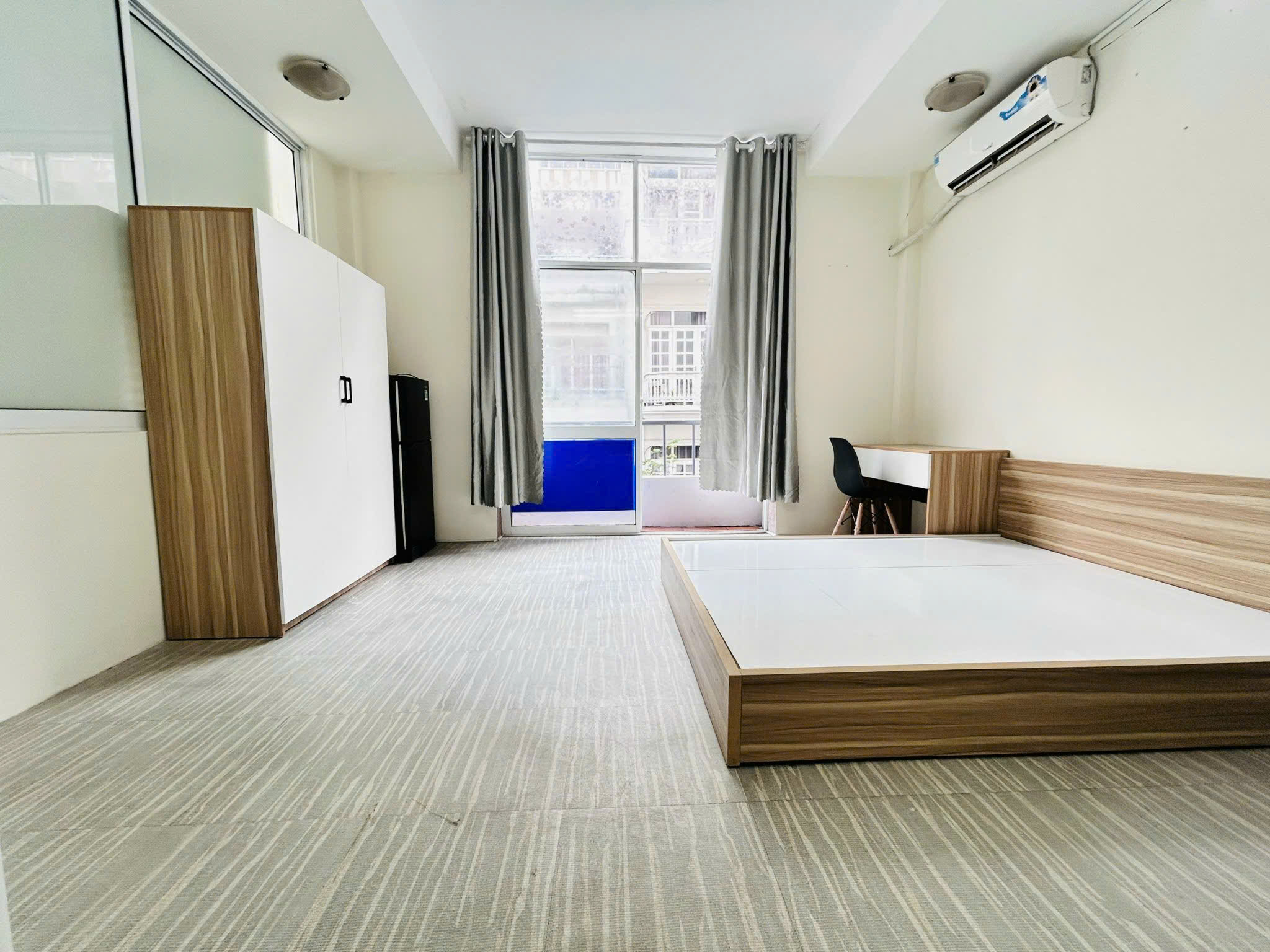 Bán nhà hẻm xe hơi đường Hồng Hà quận Tân Bình (đi bộ 2 phút ra sân bay vị trí đẹp không có tiếng ồn)