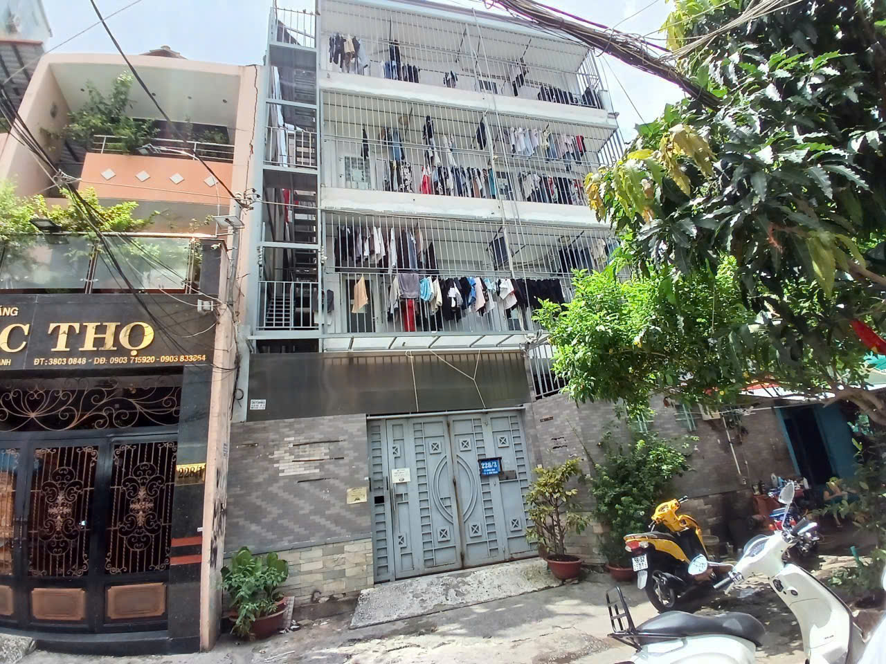 Bán nhà hẻm xe hơi quay đầu đường Lê Quang Định diện tích: 10x20m trệt 3 lầu sân thượng