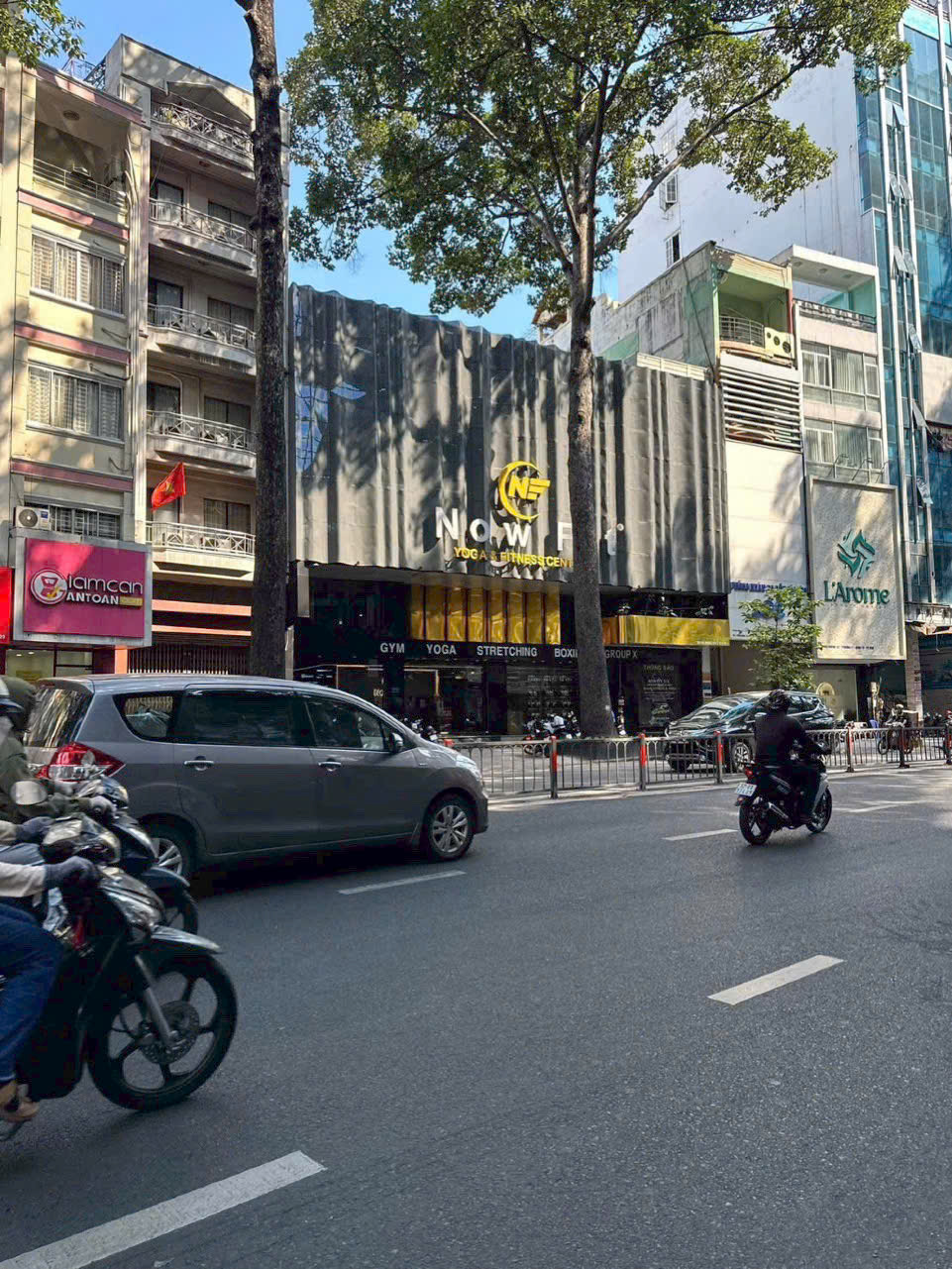 Bán nhà mặt tiền đường 3/2 quận 10